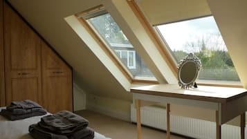 3 bedrooms, iron/ironing board, travel crib, free WiFi