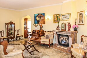 Interior - VILLA ON THE NATURAL PARK AND CLOSE TO BEACH, BEAUTIFUL GARDEN AND HEATED POOL (MONTENEGRO)