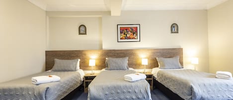 4 bedrooms, WiFi, bed sheets