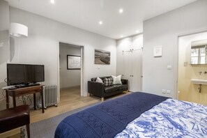1 bedroom, desk, iron/ironing board, free WiFi
