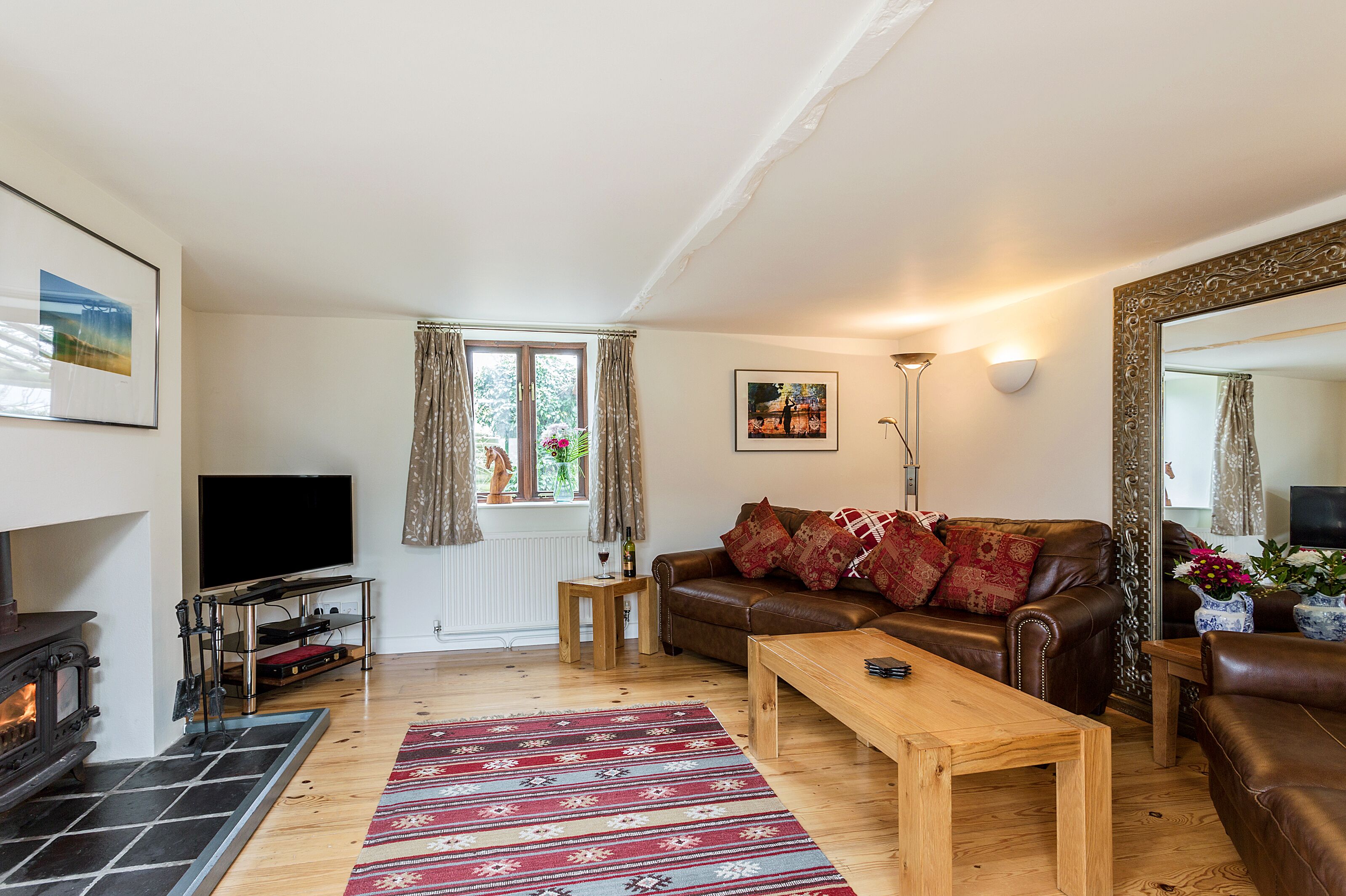 Courtyard Barn 5* rated in stunning rural location on Somerset, Dorset  border.