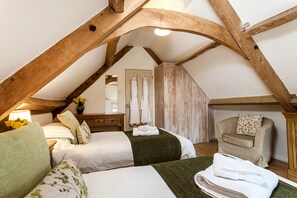 3 chambres, fer et planche à repasser, lit parapluie, Wi-Fi gratuit