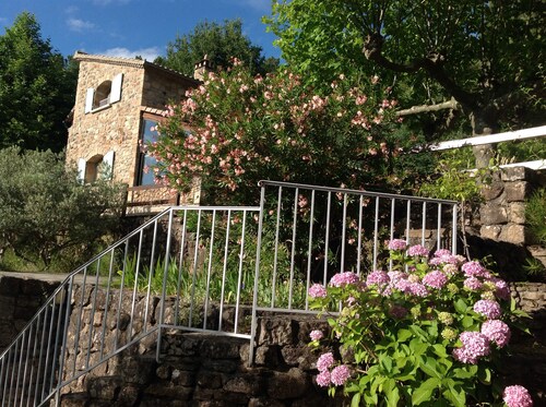 Calme et sérénité ,maison de famille Ardeche méridionale , rivière et montagne