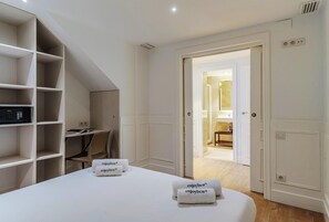 1 bedroom, in-room safe, iron/ironing board, travel cot - Luxury in the best location (Barcelona)