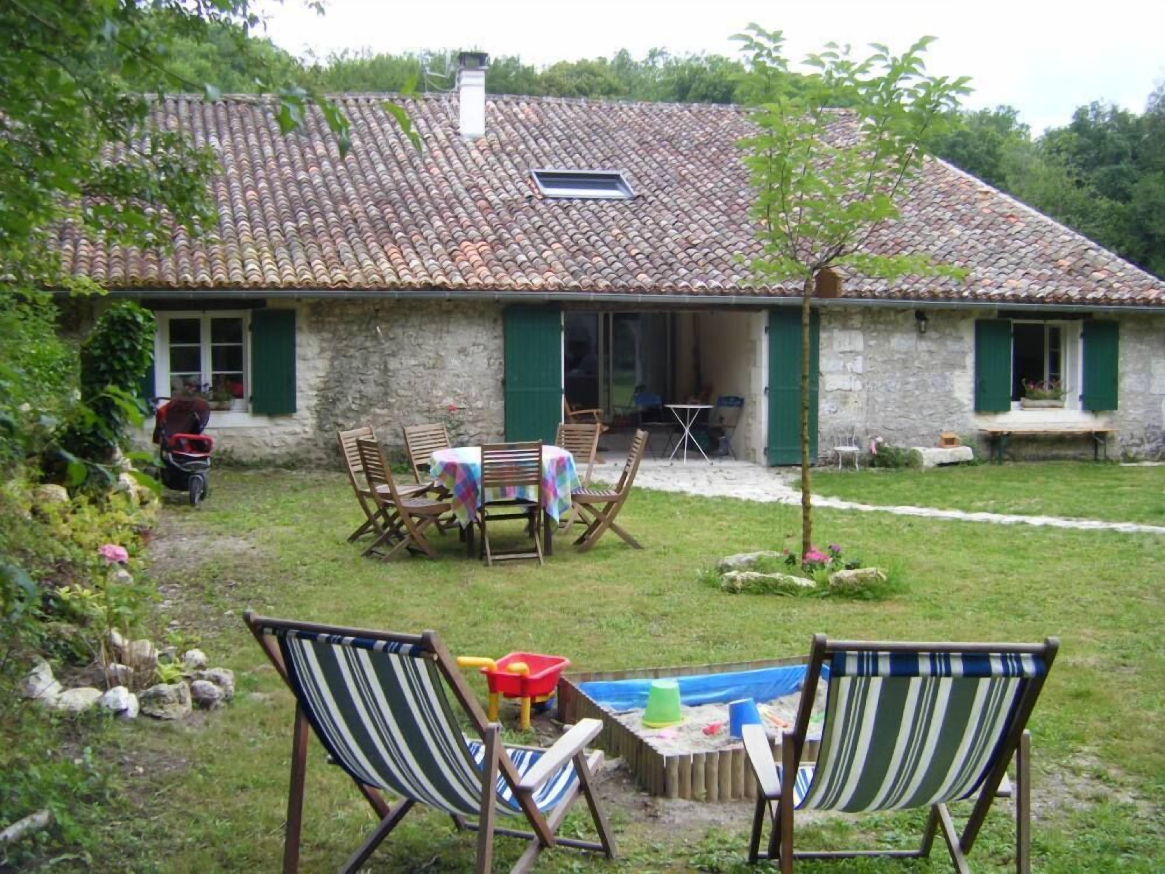 House / Villa - BalogeHouse with character