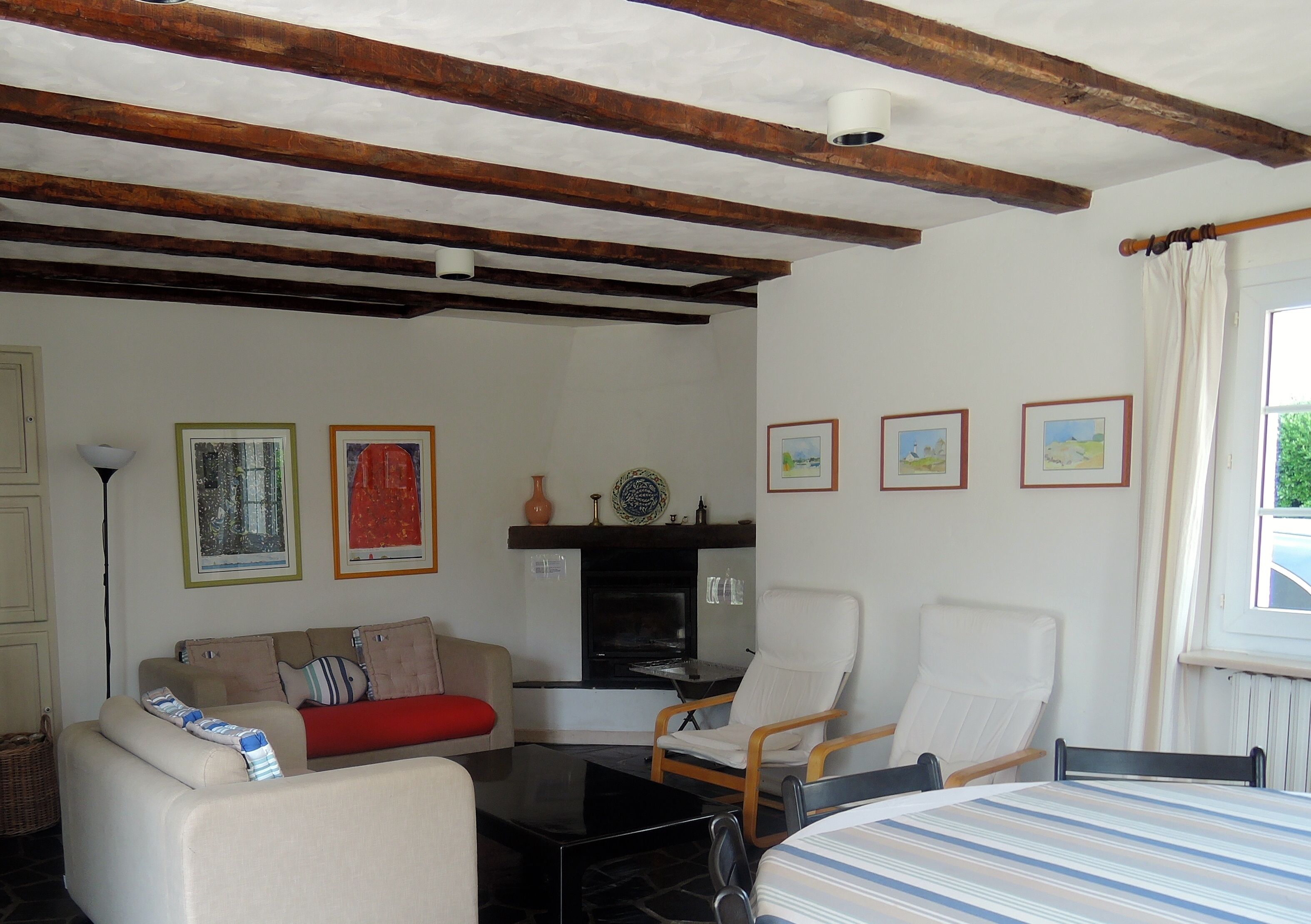 Large house, in a wooded park with sea views from upstairs for 10 people