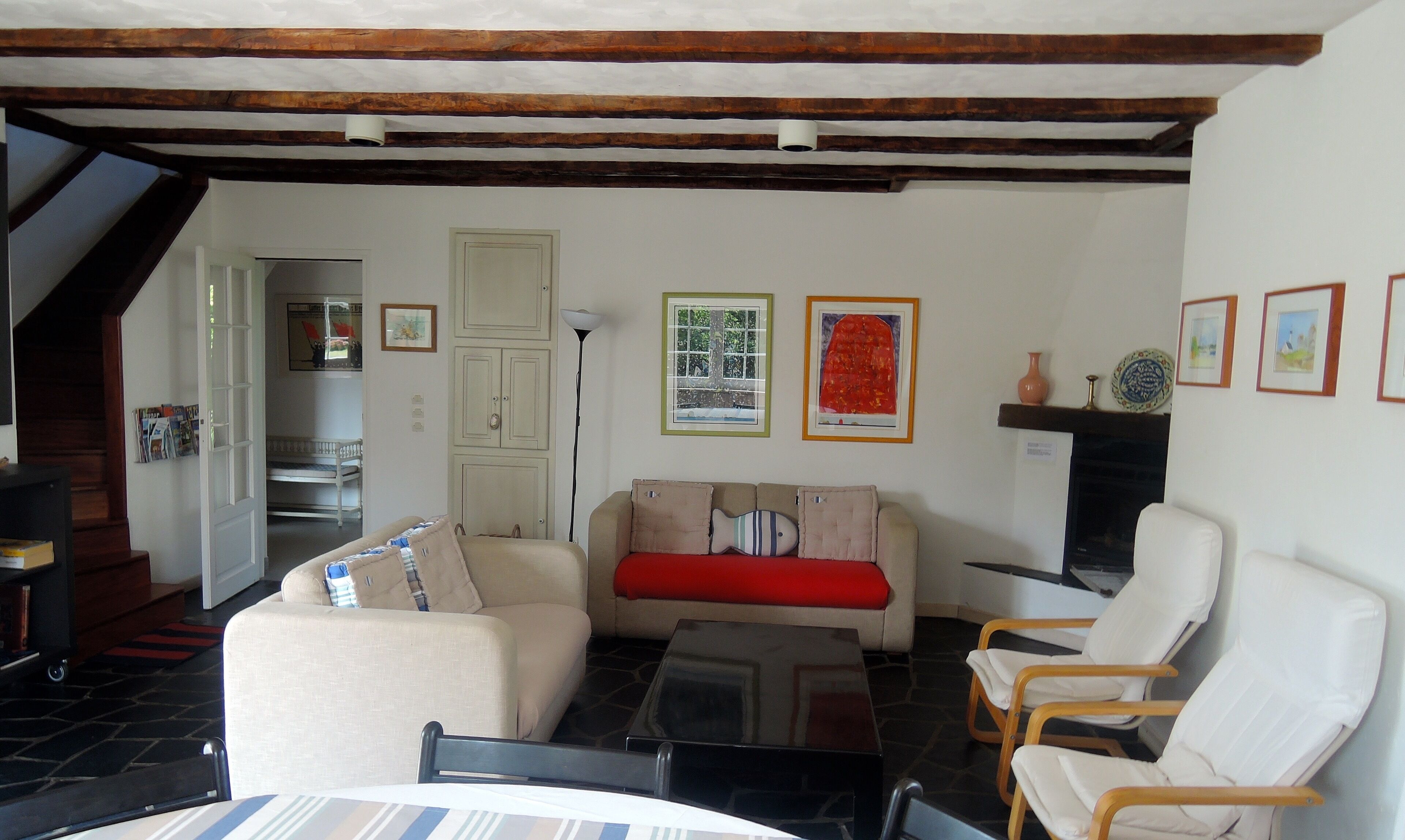 Large house, in a wooded park with sea views from upstairs for 10 people