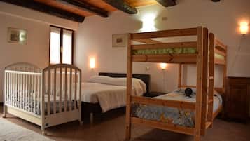 1 dormitorio, tabla de planchar con plancha, wifi gratis y ropa de cama