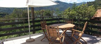 Orta San Giulio: house surrounded by greenery ideal for families. C.I.R. 00311200018