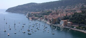 Stor charmig lägenhet med terrass - mycket centralt i gl stad