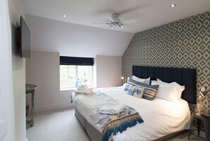 1 bedroom, iron/ironing board, internet, bed sheets
