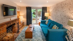 TV, fireplace - No. 33 Cottage 1, Thornham, Norfolk (Thornham)