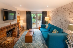 TV, fireplace - No. 33 Cottage 1, Thornham, Norfolk (Thornham)