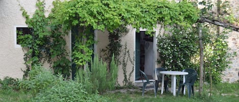 屋外ダイニングエリア