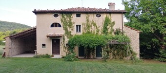 Tuscan farmhouse 