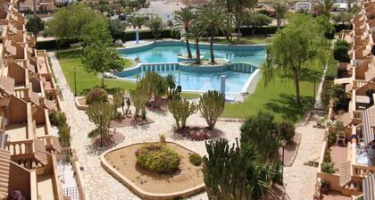 Appartement de luxe prĂšs du port, boulevard, plage de sable