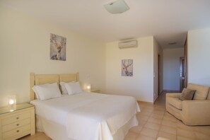 3 bedrooms, in-room safe, iron/ironing board, free WiFi
