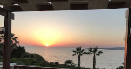 Stunning Seafront 2 Bedroom Villa with Private Pool