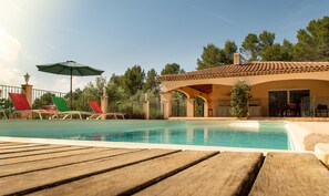 Piscine extérieure, piscine chauffée