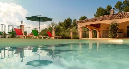 VILLA PLAIN-PIED CLIMATISĂE AVEC PISCINE CHAUFFEE<br>