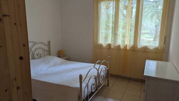 2 多间卧室、熨斗/熨衣板、免费 WiFi、床单