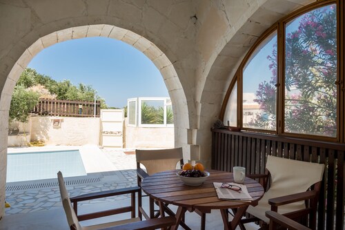 Makrigialos: Athena Villa mit 3 Schlafzimmern, private Pool, Meerblick, Wifi
