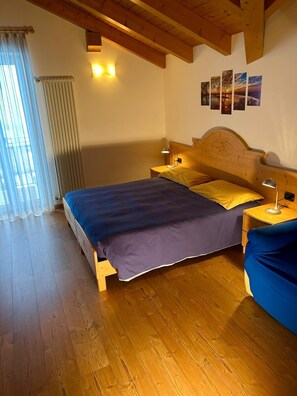 4 habitaciones, escritorio, cuna de viaje y wifi gratis