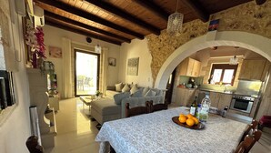 Smart TV, fireplace, DVD player, books - Exclusive Villa with stunning, Sea and White Mountains Views and Internet access (Chania)