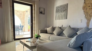 Smart TV, fireplace, DVD player, books - Exclusive Villa with stunning, Sea and White Mountains Views and Internet access (Chania)