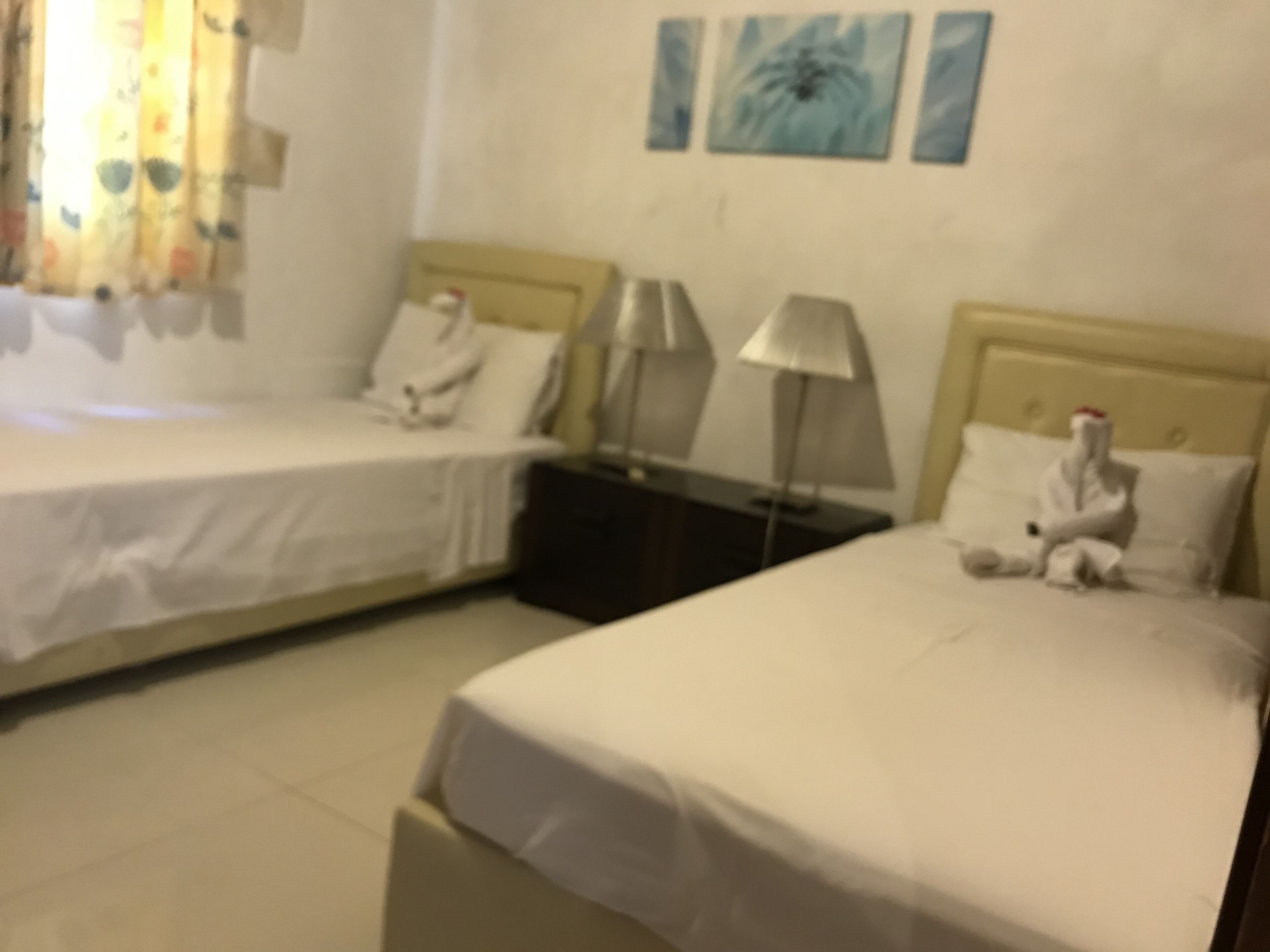 Twin bed room