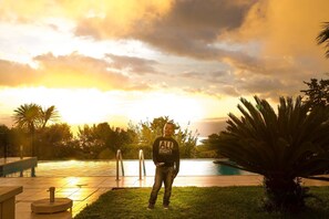 An infinity pool - Exclusive Villa with stunning, Sea and White Mountains Views and Internet access (Chania)