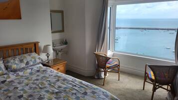 5 bedrooms, iron/ironing board, free WiFi