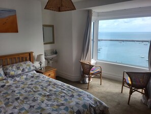 5 bedrooms, iron/ironing board, free WiFi