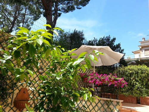Gianicolo a stone's throw from Trastevere and Vatican with terrace