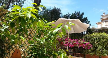 Gianicolo a stone's throw from Trastevere and Vatican with terrace