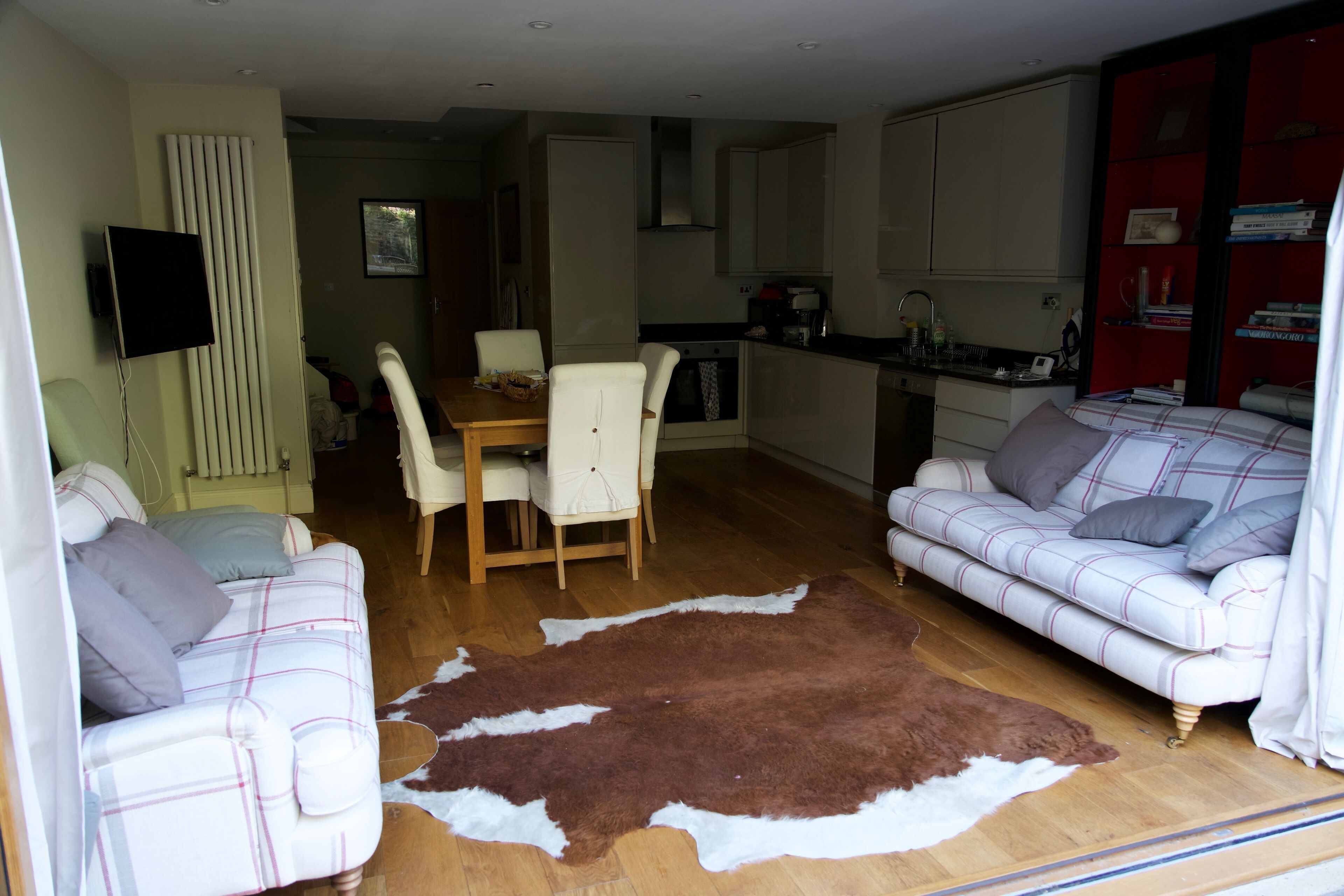 Fabulous spacious Garden flat with south facing garden