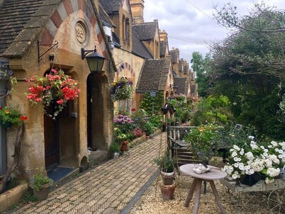 Charming Victorian Wool Cottage on the Cotswold Way in Winchcombe.