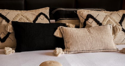 CAN NOVES – Wunderschöne neu erbaute Villa, zentral und gut ausgestattet