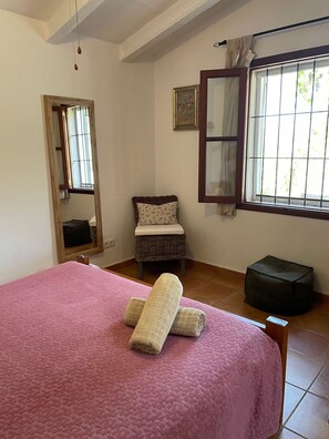 1 bedroom, iron/ironing board, free WiFi, bed sheets - Mountain Cottage in Mallorca, secluded area with BBQ and private swimming pool (Fornalutx)