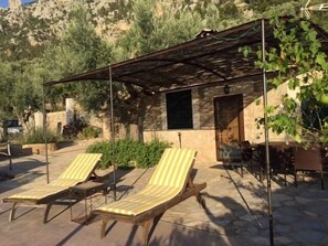 Terrace/patio - Mountain Cottage in Mallorca, secluded area with BBQ and private swimming pool (Fornalutx)