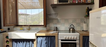 Mountain Cottage in Mallorca, secluded area with BBQ and private swimming pool
