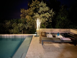 Piscina all'aperto, una piscina riscaldata