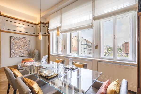 تناول الطعام