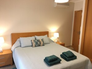 2 bedrooms, in-room safe, iron/ironing board, free WiFi