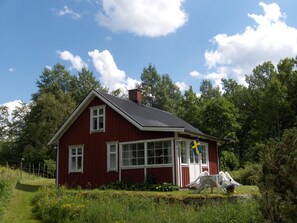 Exterior - Cosy well-equipped cottage close to nature (Broaryd)
