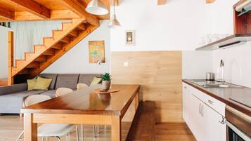 Geladeira, fogão, cooktop, lava-louças