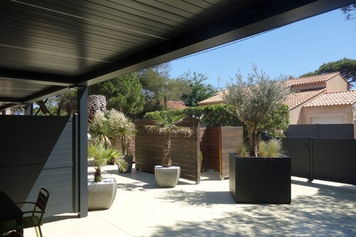 HERRLICHE WOHNUNG. T3. 2 Schlafzimmer, 6 Pers, 50 m vom Strand. 