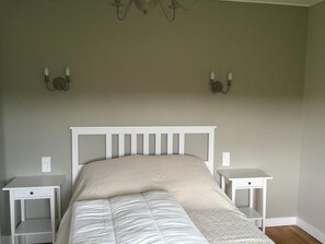 5 slaapkamers, een strijkplank/strijkijzer, reisbedje, gratis wifi