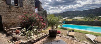 Ardèche, Les Assions, nær Les Vans, Autentisk mas, privat basseng. 10-12 s