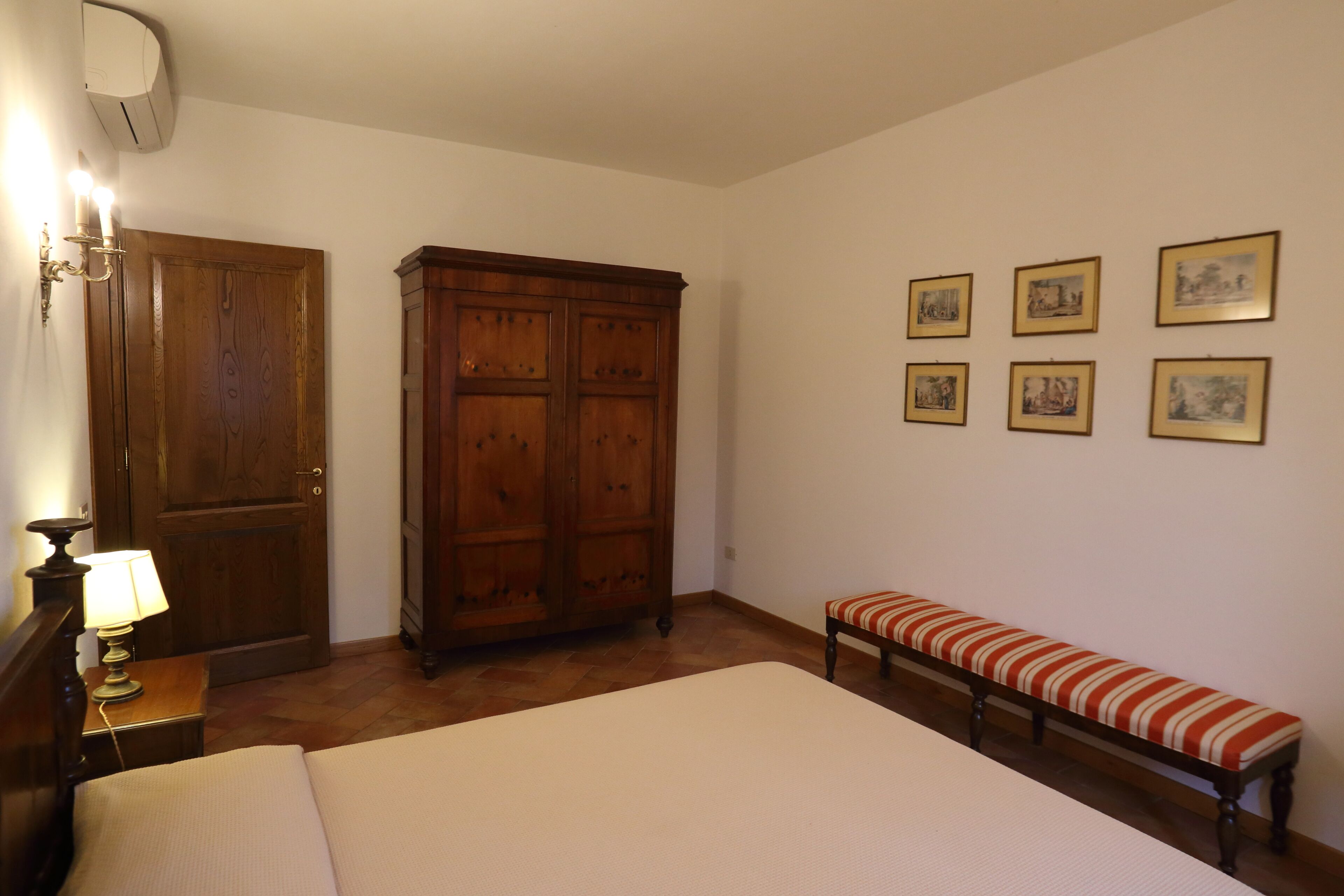 Apartment in ancient villa of the '600 with swimming pool between Florence and Lucca